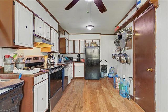 24209 Lovers LN, Windsor, VA 23487