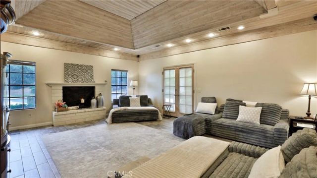 12698 La Solana Drive, Redlands, CA 92373