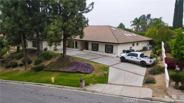 12698 La Solana Drive, Redlands, CA 92373