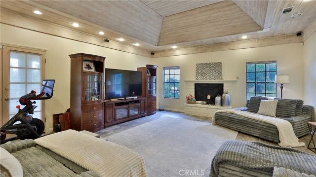 12698 La Solana Drive, Redlands, CA 92373