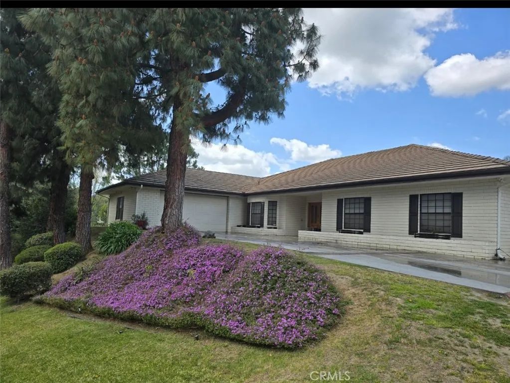 12698 La Solana Drive, Redlands, CA 92373