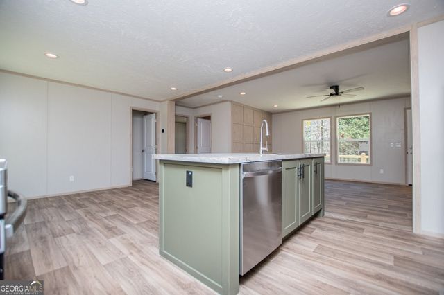 4221 N Hwy 100, Waco, GA 30182