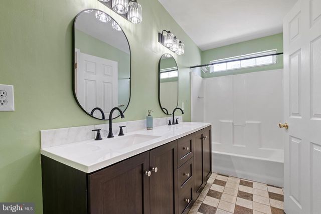 8 BOHEMIA, Bear, DE 19701