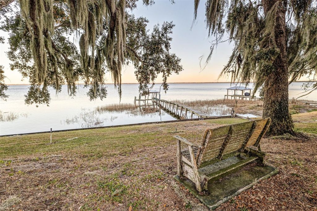 Image 7 of property listing at 4327 CHAMBERS STREET, Lake Wales, FL 33898