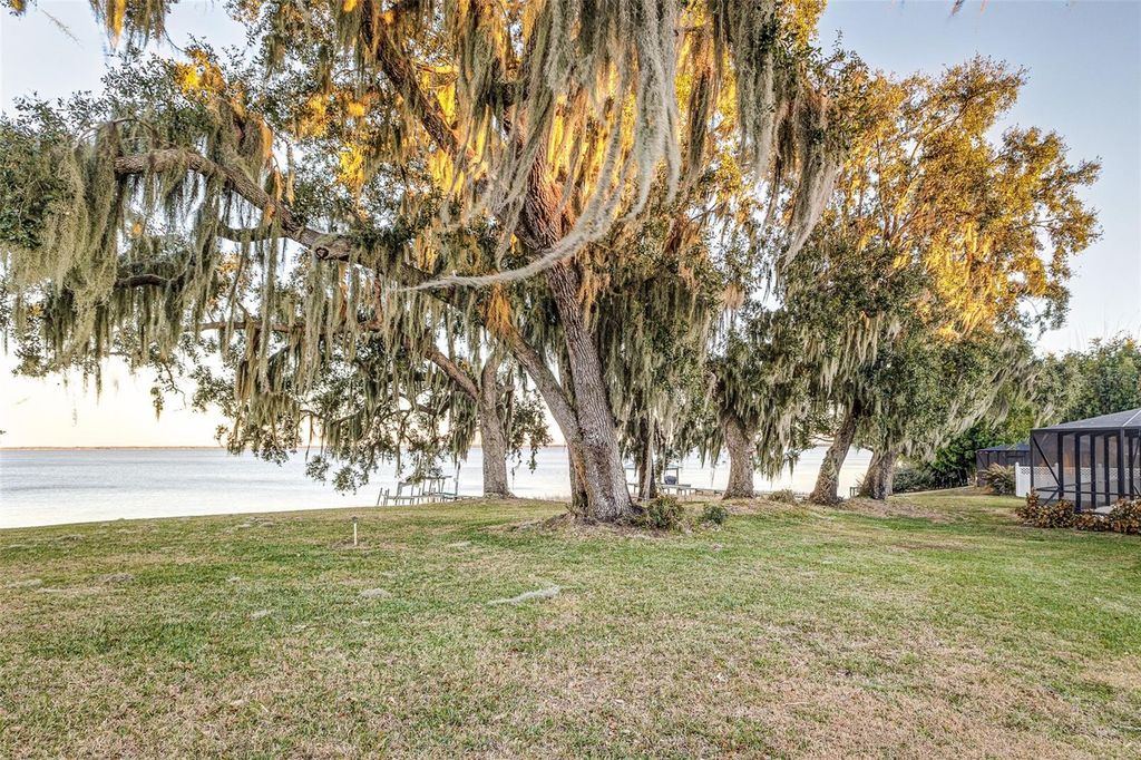 Image 9 of property listing at 4327 CHAMBERS STREET, Lake Wales, FL 33898