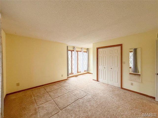 566 Country Lane, Sullivan, MO 63080