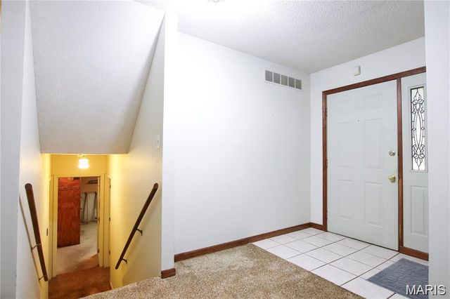 566 Country Lane, Sullivan, MO 63080