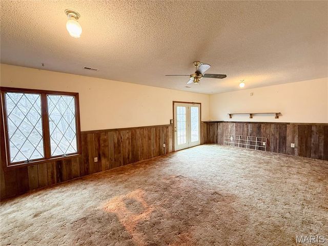 566 Country Lane, Sullivan, MO 63080