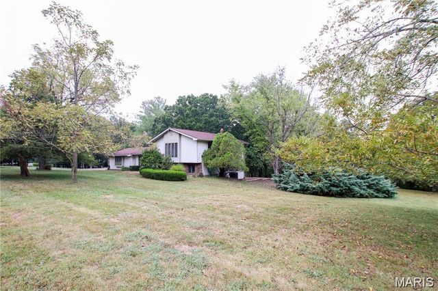 566 Country Lane, Sullivan, MO 63080