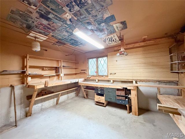 566 Country Lane, Sullivan, MO 63080