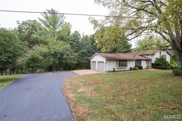 566 Country Lane, Sullivan, MO 63080