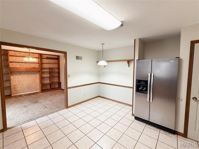 566 Country Lane, Sullivan, MO 63080