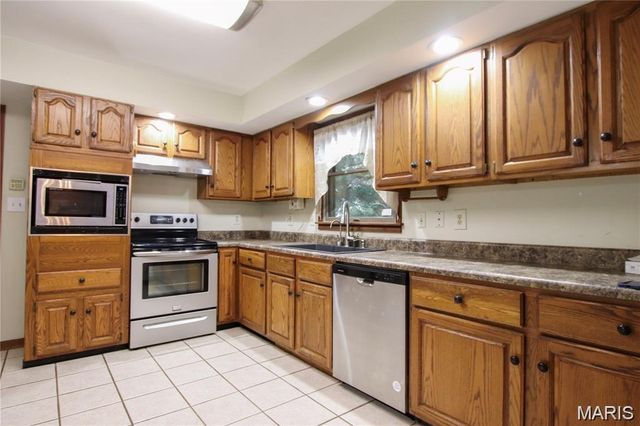 566 Country Lane, Sullivan, MO 63080