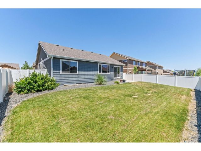843 Sunlight Peak Dr, Severance, CO 80550