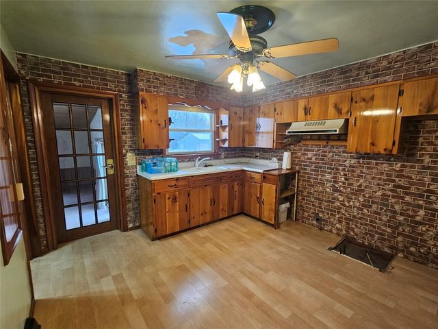 2559 ZIMMERLY Road, Erie, PA 16506