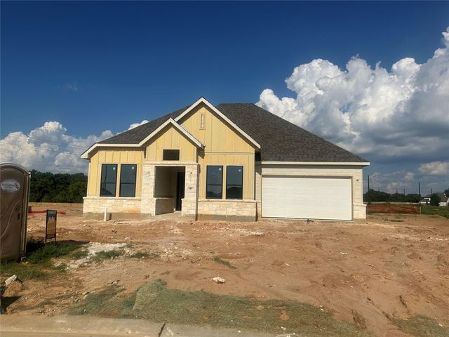 487 Hunters Crossing Drive, Sealy, TX 77474