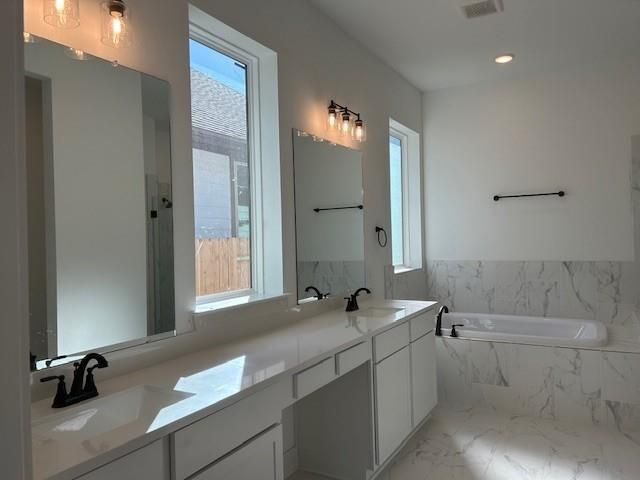 487 Hunters Crossing Drive, Sealy, TX 77474