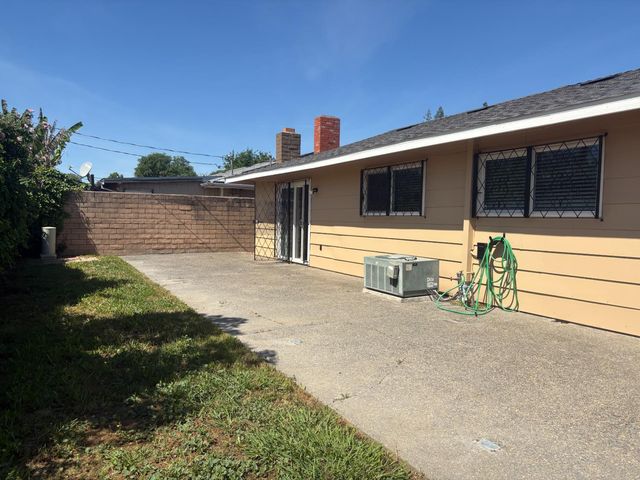 4004 Heather Hill, North Highlands, CA 95660