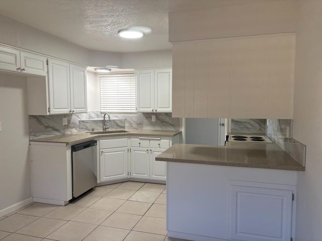 4004 Heather Hill, North Highlands, CA 95660