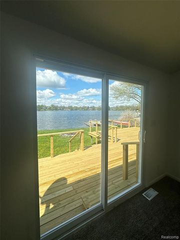 1749 Tannock Drive, Holly, MI 48442
