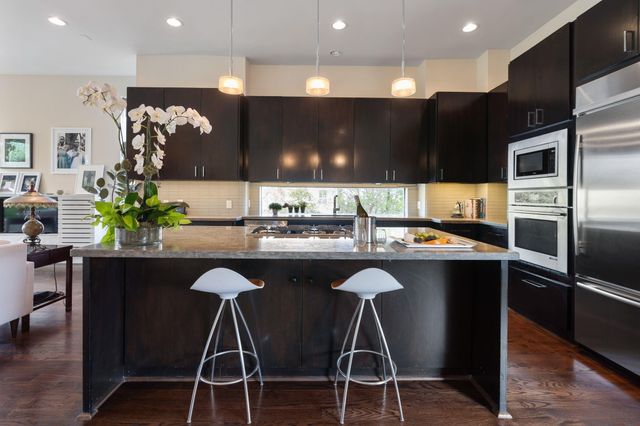 2001 Vermont Street, Houston, TX 77019