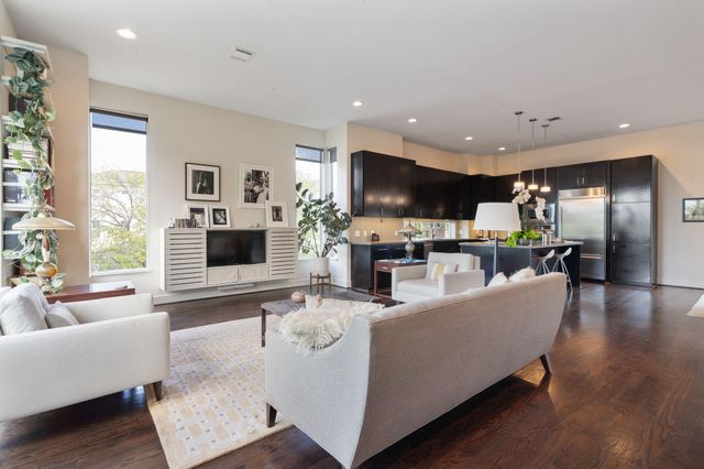 2001 Vermont Street, Houston, TX 77019