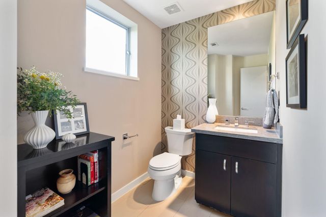 2001 Vermont Street, Houston, TX 77019