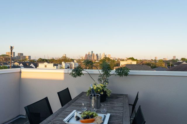 2001 Vermont Street, Houston, TX 77019