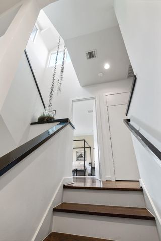 2001 Vermont Street, Houston, TX 77019