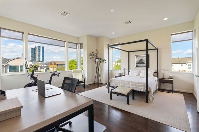 2001 Vermont Street, Houston, TX 77019