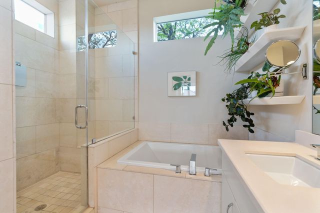 2001 Vermont Street, Houston, TX 77019