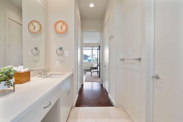 2001 Vermont Street, Houston, TX 77019