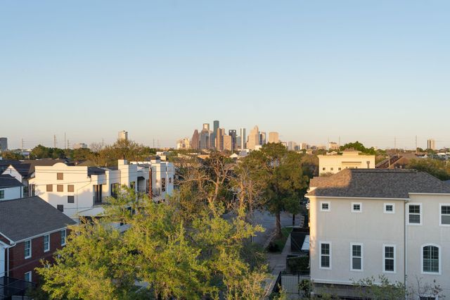 2001 Vermont Street, Houston, TX 77019