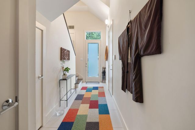 2001 Vermont Street, Houston, TX 77019