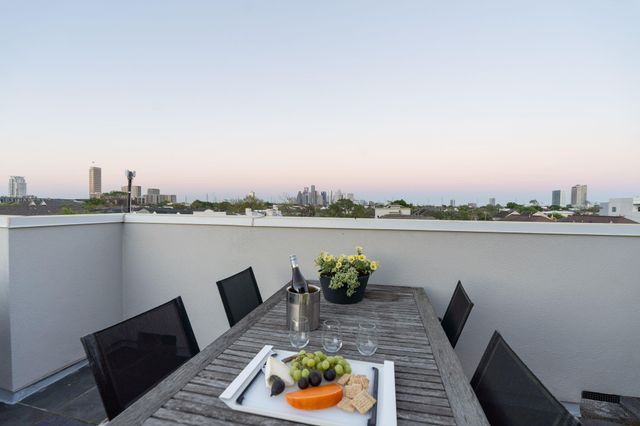 2001 Vermont Street, Houston, TX 77019