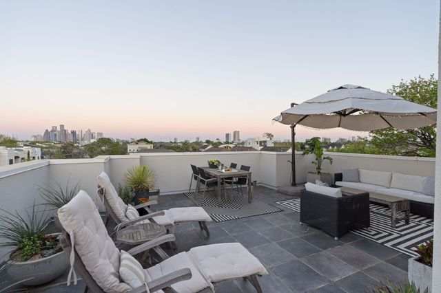 2001 Vermont Street, Houston, TX 77019