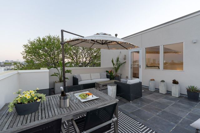 2001 Vermont Street, Houston, TX 77019