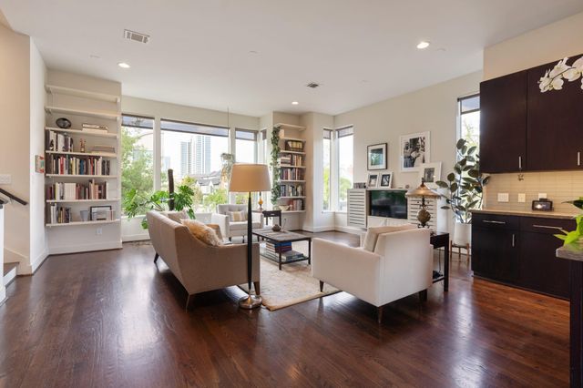 2001 Vermont Street, Houston, TX 77019