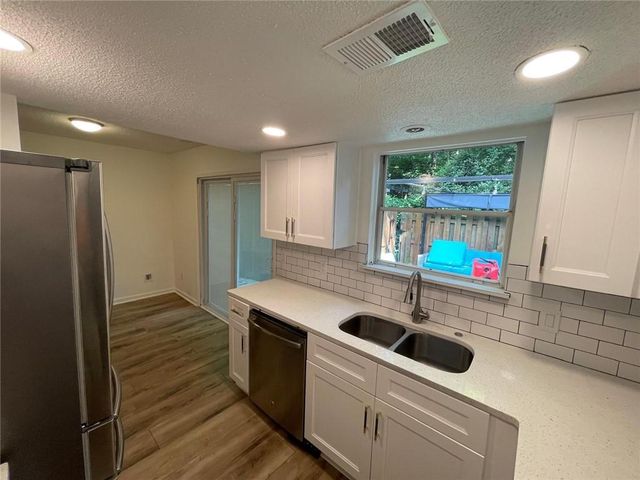 4416 Chowning Way, Atlanta, GA 30338