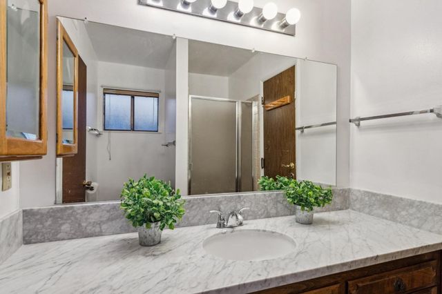 3094 W Escalon Avenue, Fresno, CA 93711