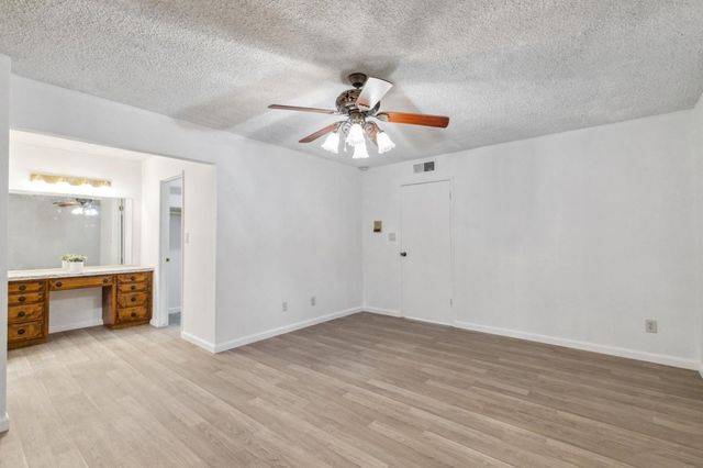 3094 W Escalon Avenue, Fresno, CA 93711