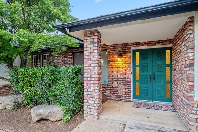 3094 W Escalon Avenue, Fresno, CA 93711