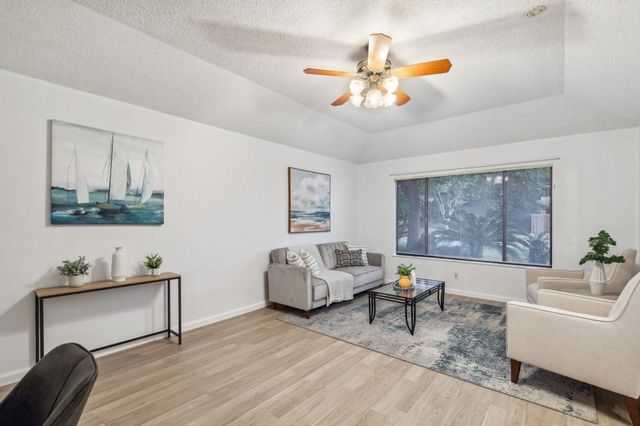 3094 W Escalon Avenue, Fresno, CA 93711