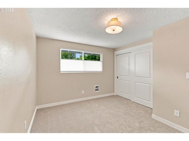 9137 N GENEVA Ave, Portland, OR 97203