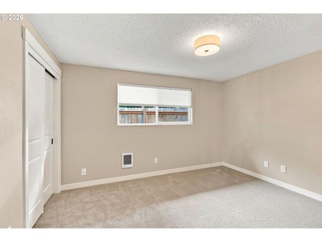 9137 N GENEVA Ave, Portland, OR 97203