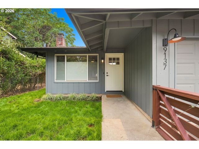 9137 N GENEVA Ave, Portland, OR 97203