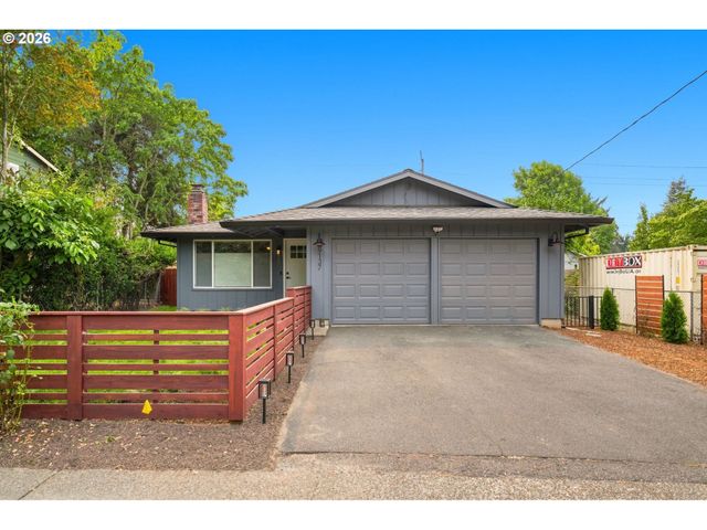 9137 N GENEVA Ave, Portland, OR 97203