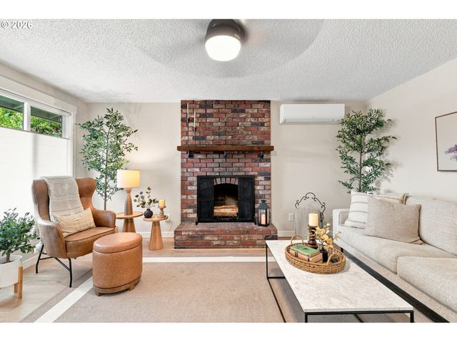 9137 N GENEVA Ave, Portland, OR 97203