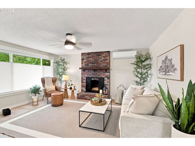 9137 N GENEVA Ave, Portland, OR 97203