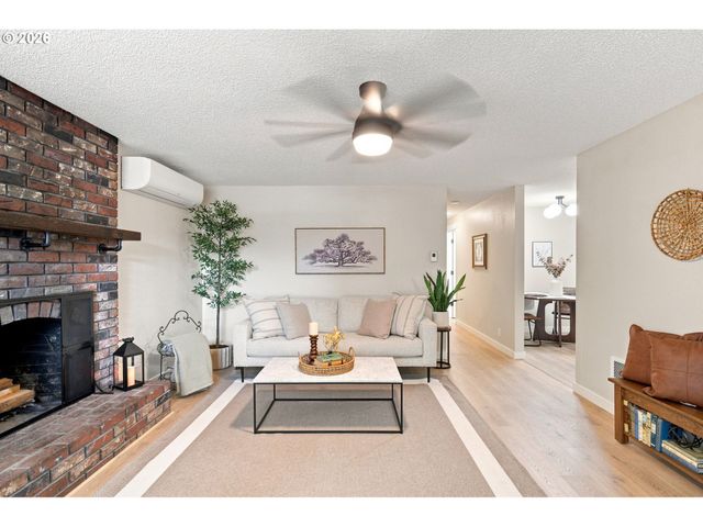 9137 N GENEVA Ave, Portland, OR 97203